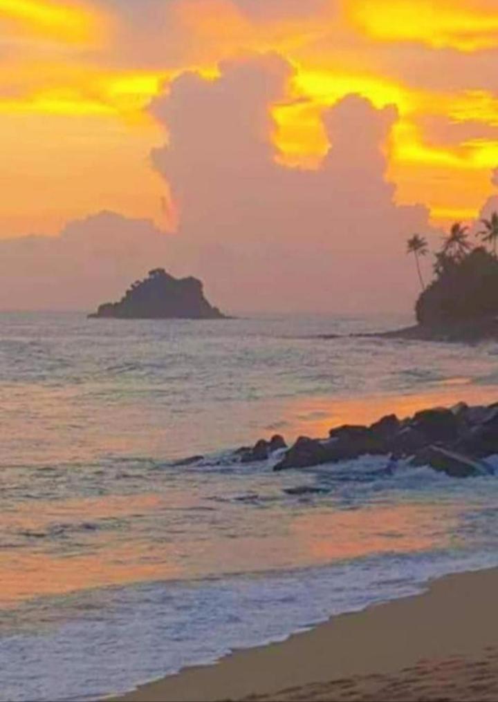 Sandaru Surffing Inn Weligama Esterno foto