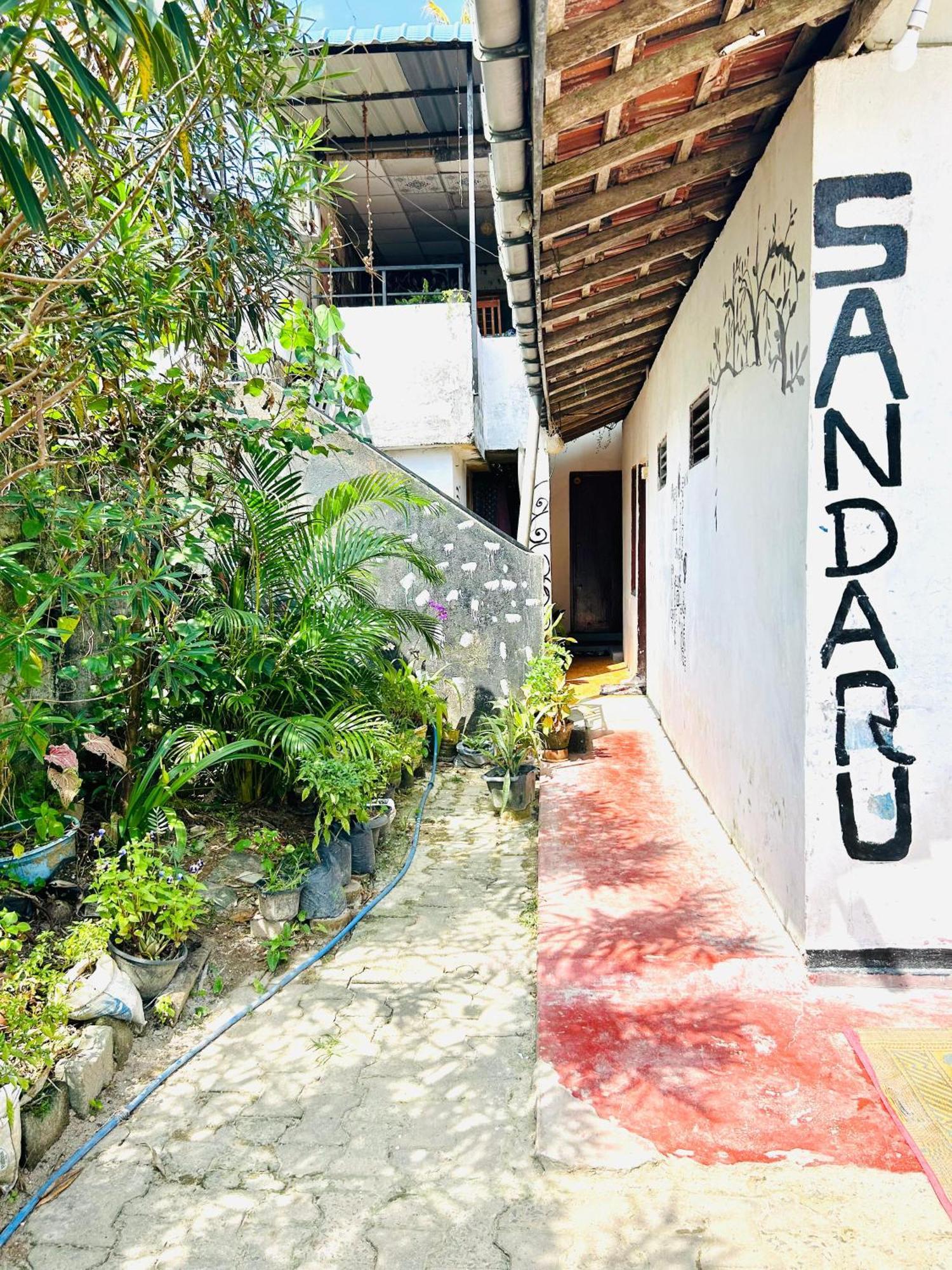 Sandaru Surffing Inn Weligama Esterno foto